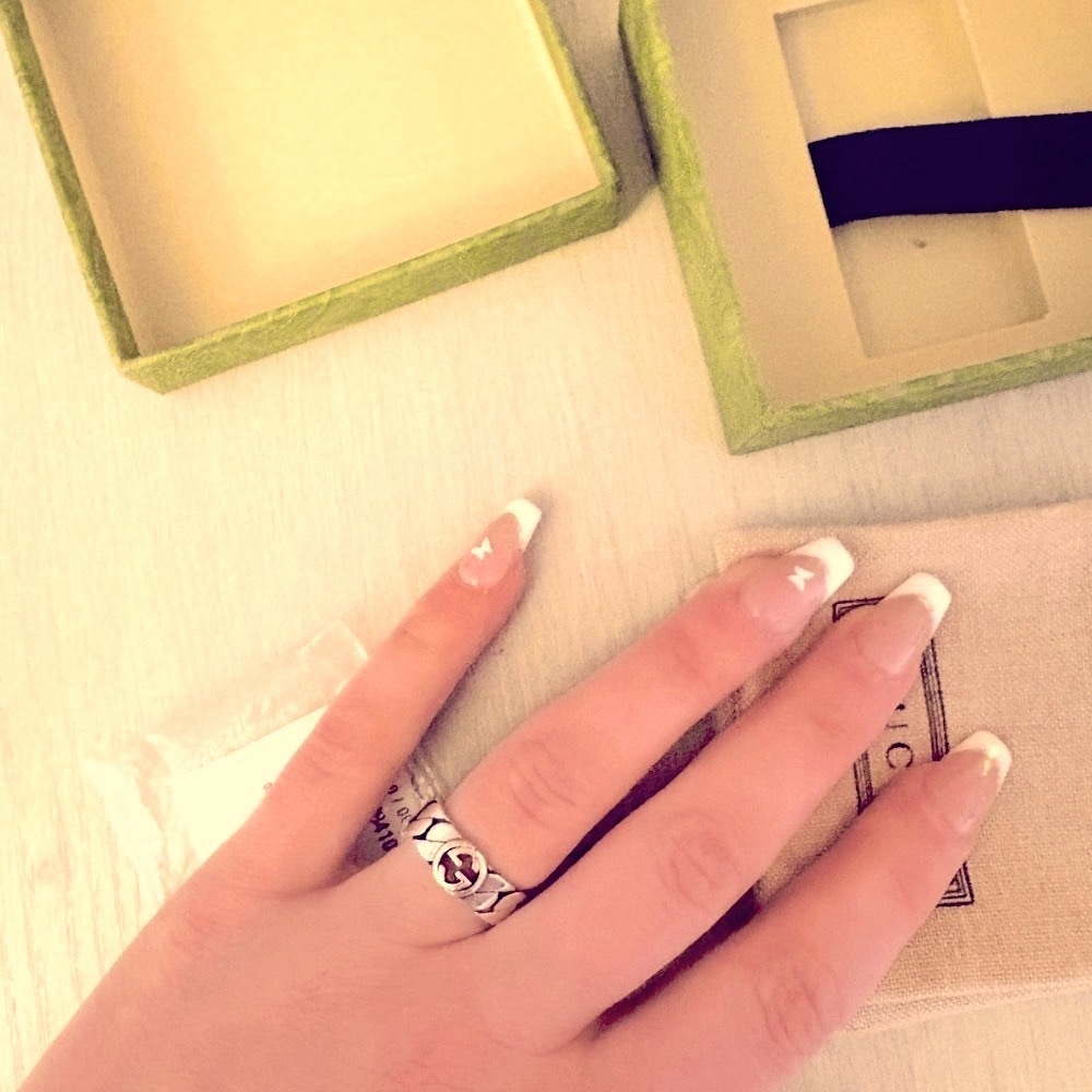 Gucci Silver and Black Ring - Picture 2 of 10